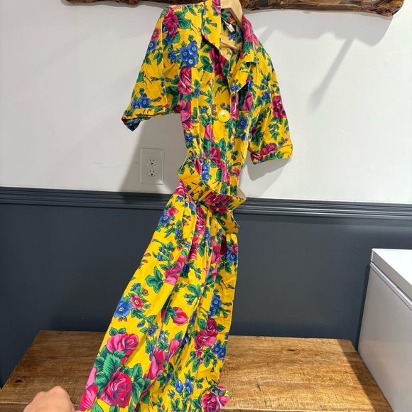 Vibrant Vintage Floral Midi Dress - Picture 6 of 15